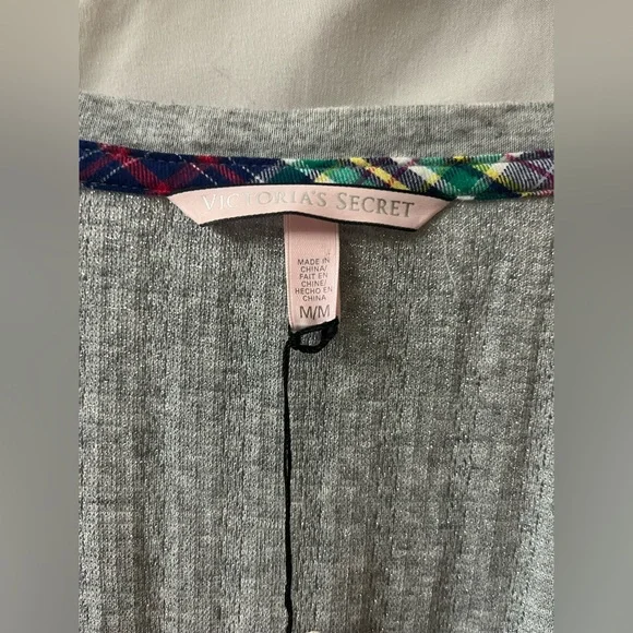 NWT Victoria’s Secret grey glittery long sleeve Henley top Size Medium. #10269 - Picture 5 of 7